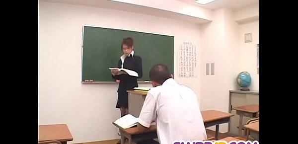  Nami Kimura teacher in heats goes down on a young student